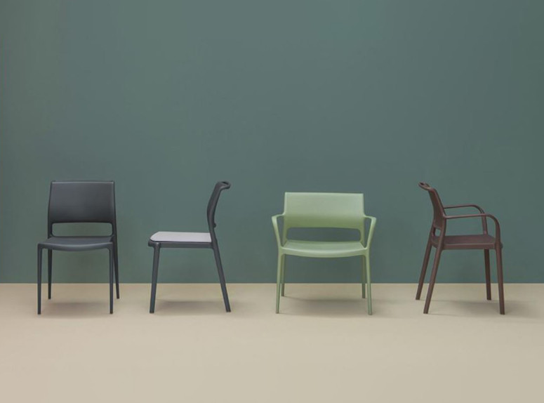 Collection Ara, chaises et fauteuils empilables en polypropylène renforcé