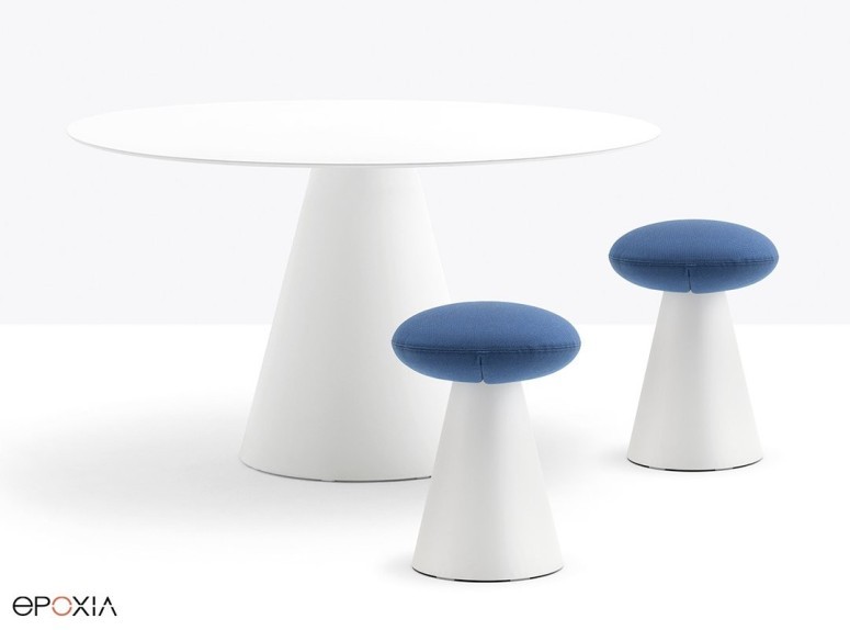 Table et tabourets Ikon par Pedrali