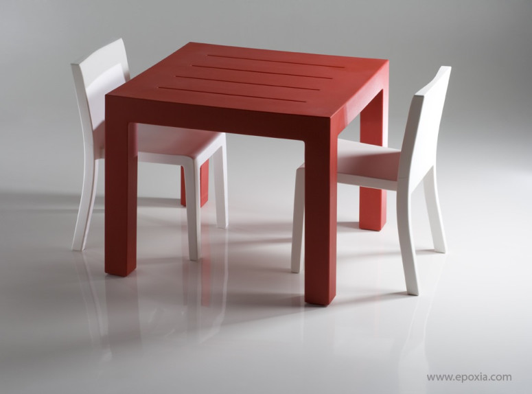 Table carrée Jut Mesa rouge