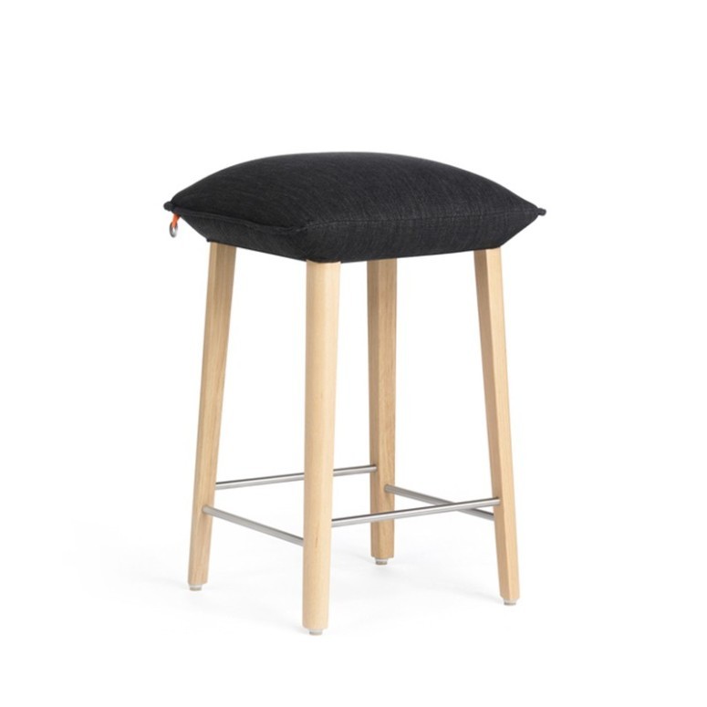 Tabouret de bar H.65 cm Soft pieds bois assise tissu