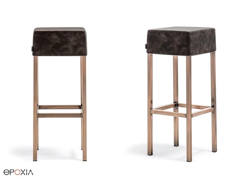 Tabouret Cube 1400 structure epoxy type laiton vieilli