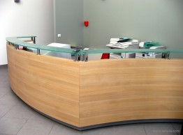 Réalisation banque d'accueil sur mesure 1