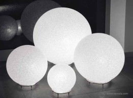 Lampe à poser IceGlobe et IceGlobe mini par Lumen Center