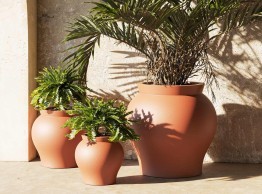 Grands pots déco outdoor Venus par Vondom