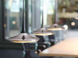 Suspension Led Falling Leaf par Tobias Grau