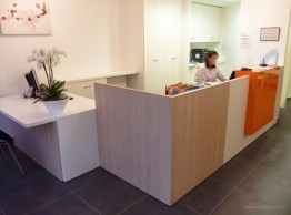 Réalisation banque d'accueil sur mesure 11
