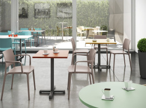 Tables collectivité indoor ou outdoor Riquadra