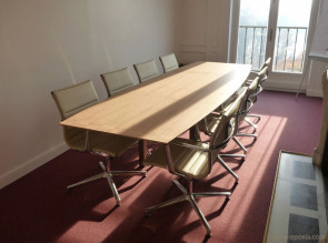 Table de réunion bois et fauteuils cuir Una