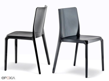 Chaises Blitz empilables en polycarbonate