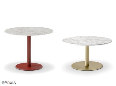Tables Blume par Pedrali finition epoxy et laiton