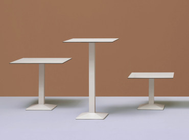 Collection de tables carrées Quadra, 3 hauteurs diponibles