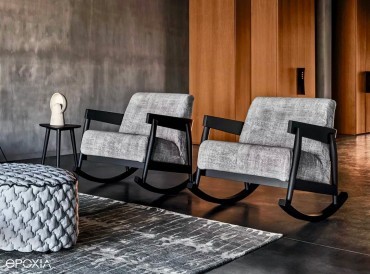 Fauteuil Brick à bascule en bois de chêne laqué noir