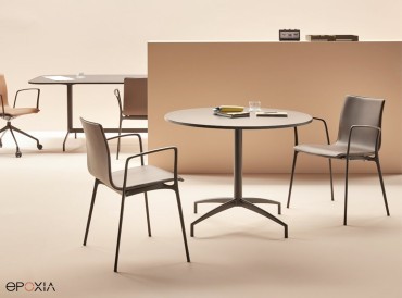 Collection de chaises Gorka Classic par Akaba version cuir