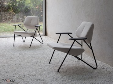Fauteuil design Polygon, pieds noirs assise tissu gris