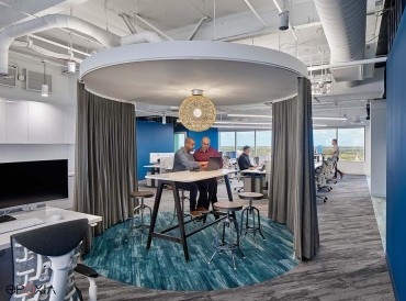 Création d'espaces acoustiques au sein d'un openspace, avec Snowcurtains