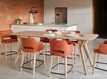 Table haute collection Tribu et tabourets de bar Lena avec accoudoirs