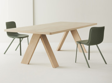 Table de réunion Artful, finition chêne naturel