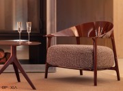Fauteuil design Africa Lounge, structure laquée brillante rouge