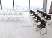 Chaises de conférence Adela, assise et dos polypro, piètement traineau empilable