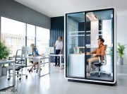 Cabine de travail acoustique HushWork avec bureau fixe.
