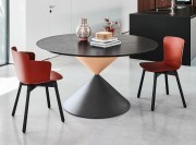 Chaise et fauteuil Calla, pied bois