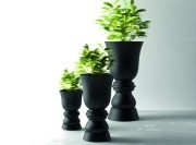 Grands pots Suave par Vondom, version basic (aspect mat)