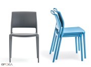 Chaises Ara 310, empilables