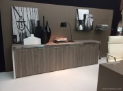 Armoire basse Wing 6 portes, finition mélaminé Olmo Tortora, chants alu poli