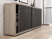 Armoire Romolo, structure chêne gris et portes méthacrylate gris satiné