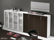 Armoires Novanta, façades laque mat et methacrylate