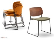Chaises empilables Aryn par Inclass, version tapissée ou bois