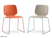 Chaises Babila, piètements luge