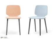 Chaises Babila, piètements bois