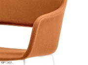 Fauteuil Babila, coque revêtement intégral