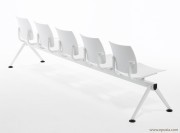 Banc d'accueil Bio, piétement laqué blanc et assise blanche en polypropylène