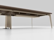 Détail électrification bureau Blade, bench 4 postes grande longueur