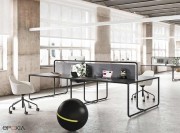 Bench 4 postes Itube, finition plateau Fenix noir, pieds noirs