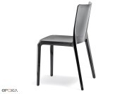 Chaise Blitz empilable en polycarbonate fumé transparent