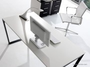 Bureau collection Arko mélaminé blanc, piètement laqué noir