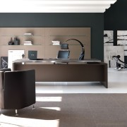 Bureau Athos avec étagère murale assortie