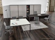 Bureau direction Zefiro et table de réunion verre laqué blanc