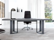 Bureau design Lloyd piétement étain