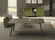 Bureau de direction Rail plateau et piètement ébénisterie chêne tabac