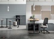 Bureau Nuvola réglable en hauteur sur desserte porteuse
