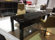 Bureau Step Evo plateau verre noir brillant et pieds acrylique noir brillant