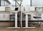 Détail piétement bureaux individuels face à face réglable en hauteur