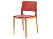 Chaise C700, assise polyuréthane rouge et dossier polypropylène marsala