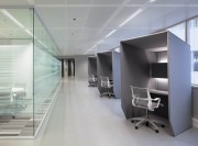 Cabines acoustiques BuzziBooth, en complément ponctuel de bureaux individuels