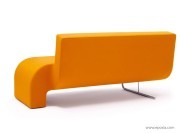 Canapé orange Hitch Mylius 30 vu dossier