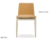 Chaise Malmö 392, assise en cuir